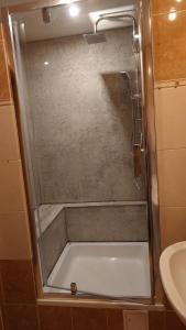 Kúpeľňa v ubytovaní Apartamenty nad Stonehenge
