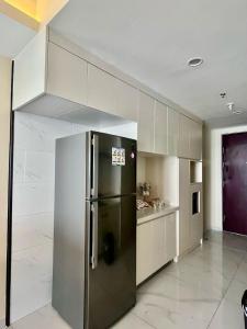 Η κουζίνα ή μικρή κουζίνα στο 3 Bedroom Duxton Sky House BSD