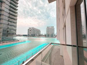 Fotografie z fotogalerie ubytování Luxury 1BR with Aquatic View, District One v Dubaji + 10 fotografií