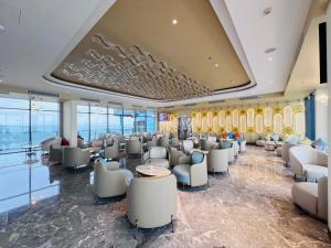 Posezení v ubytování A La Carte Hạ Long Bay - Tầng cao, view biển