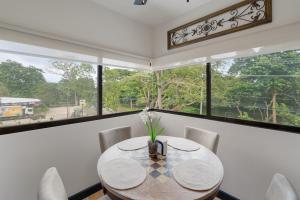 Fotografie z fotogalerie ubytování Suite 4 Sloth - Pool&Beach 3 BR Condo v destinaci Brasilito