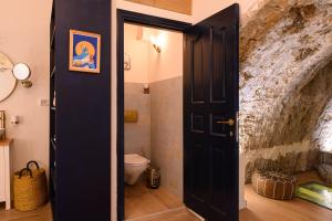 Tel-Aviv LALA Boutique Hotel的一间浴室