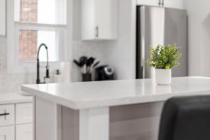 Кухня или мини-кухня в LunaVista's Cozy Corner, 1B&1Bth
