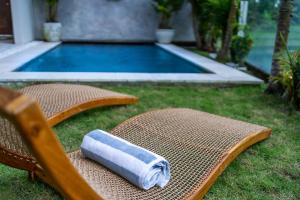 Swimmingpoolen hos eller tæt på 2 Bedroom Mediterranean Villa with Private Pool & Paddy view, Canggu + 50 billeder