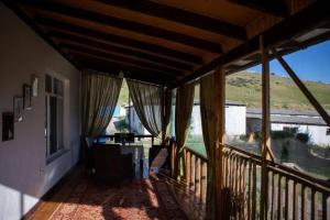 Balkón nebo terasa v ubytování Yurt Camp КӨNӨK