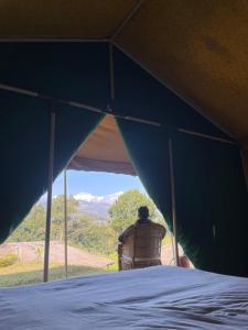 Nespecifikovaný výhled na hory nebo výhled na hory při pohledu z luxury tent