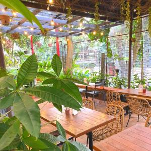 En restaurant eller et andet spisested på Japandi Hideaway Antipolo