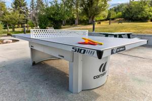 Stolní tenis v ubytování WorldMark Wolf Creek nebo okolí