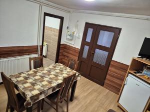 Kuchyňa alebo kuchynka v ubytovaní Crystal Sóstó Apartman