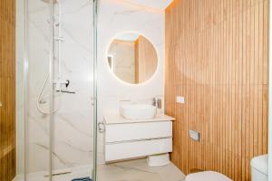 Φωτογραφία από το άλμπουμ του Luxury 3bd villa with premium amenities, jacuzzi, private parking σε Palm-mar +77 φωτογραφίες