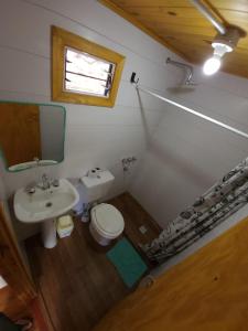 Koupelna v ubytování D'Charrúas Cabañas Chajarí