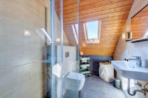 Koupelna v ubytování Schöne Ferienwohnung in Andernach