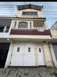 Το κτήριο όπου στεγάζεται  το διαμέρισμα