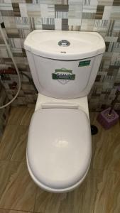 Ένα μπάνιο στο Usambara Sunsetview Lodge