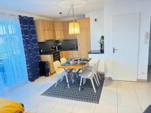 Η κουζίνα ή μικρή κουζίνα στο Somptueux T3 vue unique, pisicne +19 φωτογραφίες