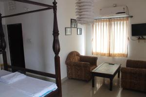 Un televizor și/sau centru de divertisment la Kesar Heritage Boutique Home Stay