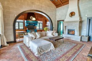 Posezení v ubytování Luxury Private Serenity Villa