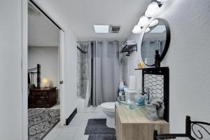 Gallery image of Peaceful Retreat - Comfort - Unique in Tampa