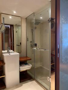 Φωτογραφία από το άλμπουμ του April Fair Duplex Apartment Guangzhou South Railway Station Ao Yuan Yue Shi Dai Branch στο Γκουανγκζού