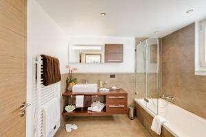 Ένα μπάνιο στο Alex Lodge Private Luxury Apartments +14 φωτογραφίες