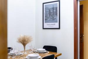 Φωτογραφία από το άλμπουμ του High-end 2BR apartment in the heart of Yaoundé σε Γιαουντέ