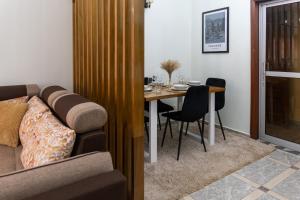 Posezení v ubytování High-end 2BR apartment in the heart of Yaoundé + 35 fotografií