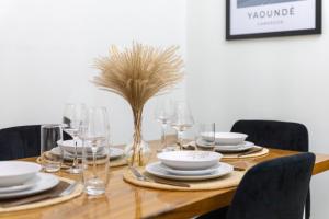 Φωτογραφία από το άλμπουμ του High-end 2BR apartment in the heart of Yaoundé σε Γιαουντέ