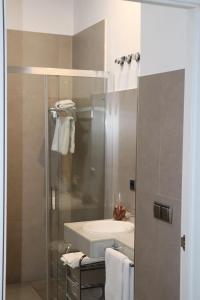Koupelna v ubytování Apartamentos Reyes Catolicos 14