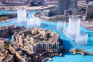 Nespecifikovaný výhled na destinaci Dubaj nebo výhled na město při pohledu z apartmánu