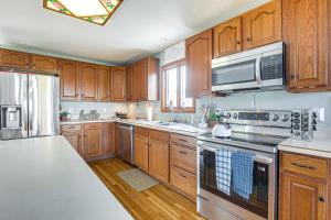 Gallery image of Apple Valley Home, Shared Golf Course On-Site in Mount Vernon