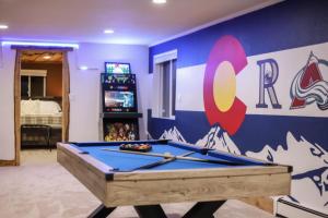 Foto dalla galleria di Mountain Mansion with Hot Tub and Sauna a Morrison Altre 47 foto