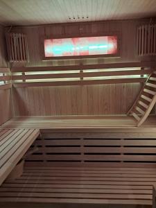 Gambar di galeri bagi Szwajcarka Willa z sauną i jacuzzi di Kudowa-Zdrój