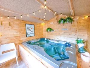 Fotografie z fotogalerie ubytování Domaine Le Clos de la Source -Jacuzzi - Petit déjeuner buffet - Atelier d'art v destinaci Montrichard