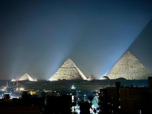 Foto dalla galleria di Love pyramids view a Il Cairo