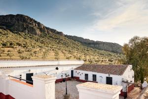 Nespecifikovaný výhled na hory nebo výhled na hory při pohledu z prázdninového domu