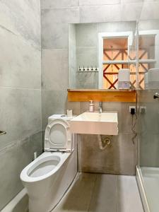 Et badeværelse på Home Sonhos Fanqueiros