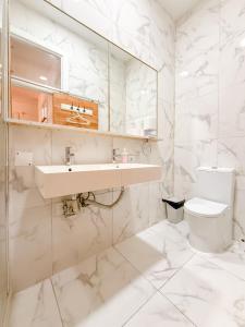 Et badeværelse på Home Sonhos Fanqueiros