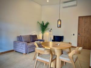 Un lugar para sentarse en Nomadic Suites