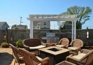 Gallery image of Beach Breeze Inn in Falmouth