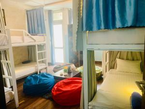 Llit o llits en una habitació de Bunk Beach Hostel , By the Beach