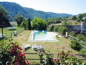 Bazén v ubytování Rural Pool Retreat in the Hills nebo v jeho okolí