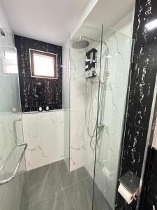 Ένα μπάνιο στο VIRAPLACe2#