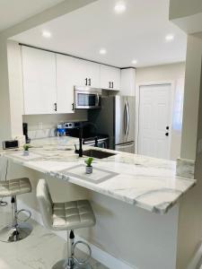 Fotografie z fotogalerie ubytování CHIC 1BR 2BA CONDO 1 Block to Aventura Mall v destinaci Aventura