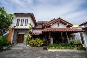 Το κτήριο όπου στεγάζεται  ο ξενώνας