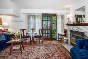 Χώρος καθιστικού στο Bath Street Inn