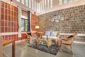 Rustic Ridge Private Pool D IFHA Nomination MMT的休息区