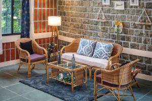 Rustic Ridge Private Pool D IFHA Nomination MMT的休息区