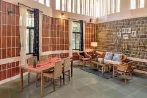 Rustic Ridge Private Pool D IFHA Nomination MMT的休息区