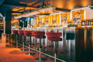 Lounge nebo bar v ubytování Scandic Grand Central