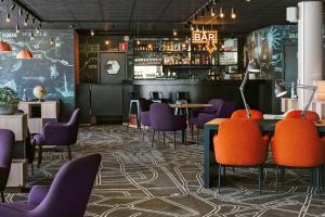 Lounge nebo bar v ubytování Scandic Kungens Kurva